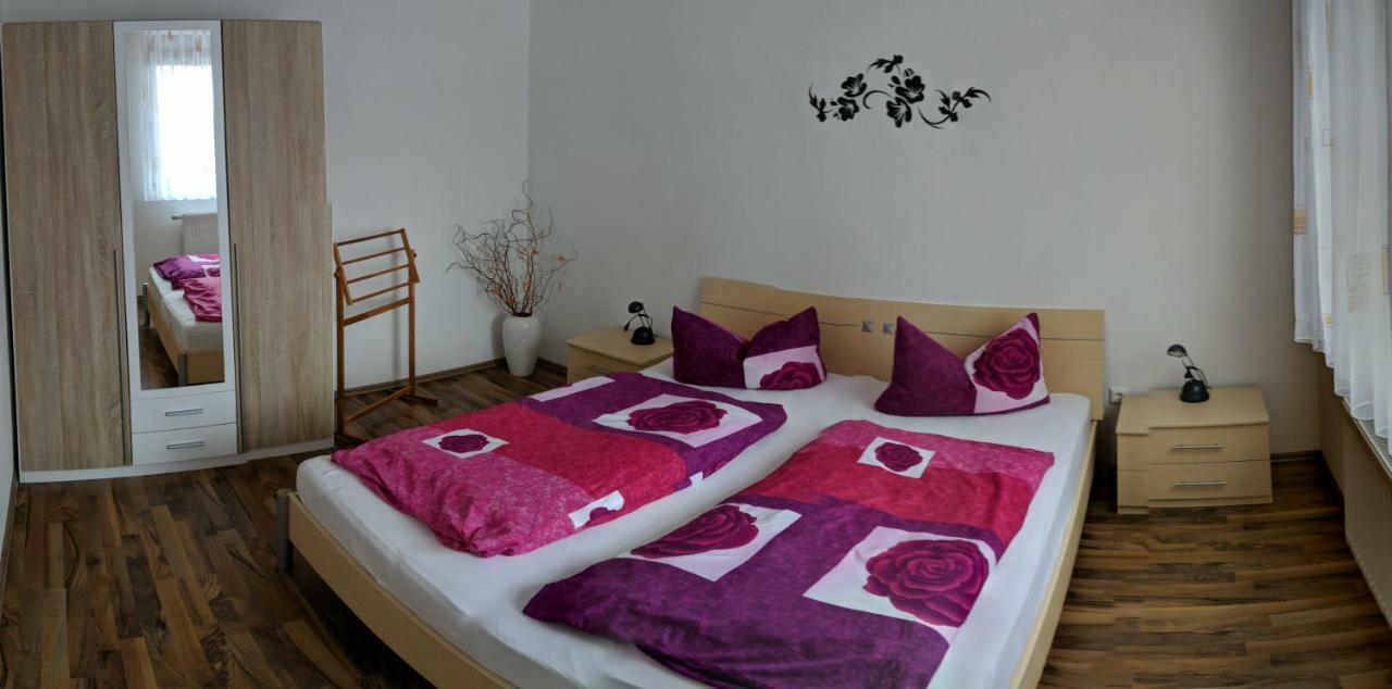 Ferienwohnung May Dorfchemnitz ภายนอก รูปภาพ
